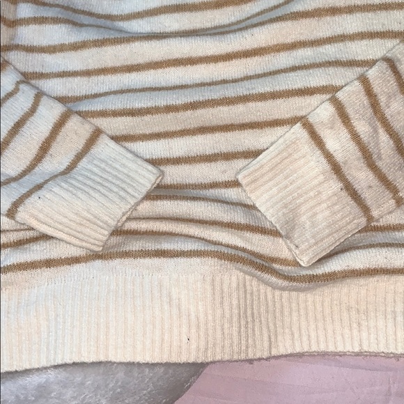 Abercrombie & Fitch Mock Neck Sweater - Picture 2 of 4